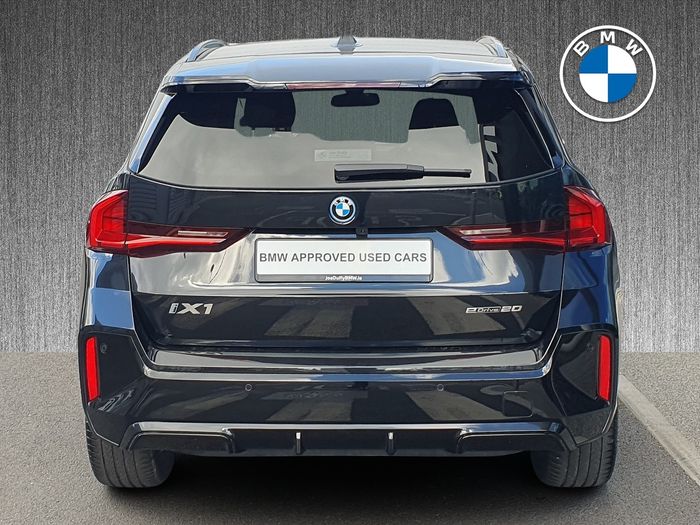 BMW iX1 2025