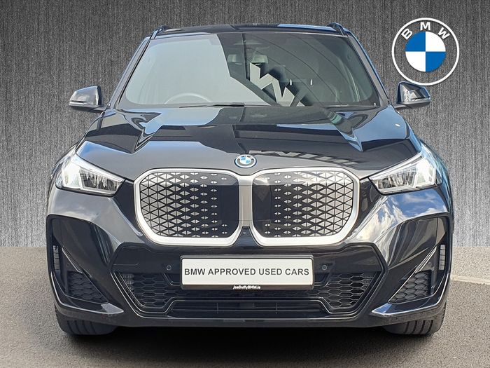 BMW iX1 2025