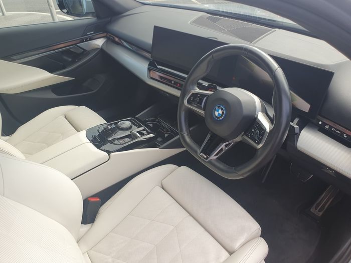 BMW 5 Series 2024