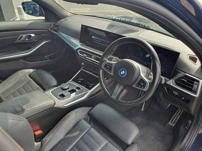 BMW 3 Series 2023