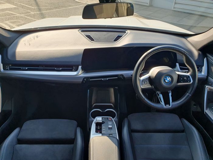 BMW iX1 2024