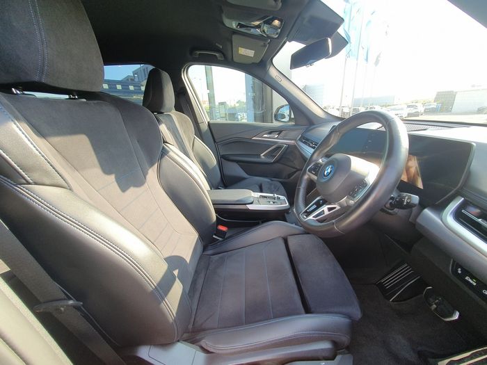 BMW iX1 2024