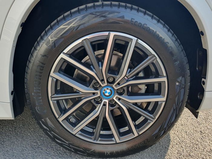 BMW iX1 2024