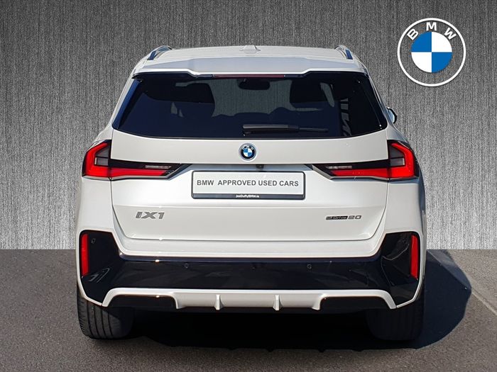 BMW iX1 2024