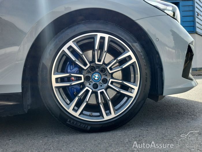 BMW i5 2024