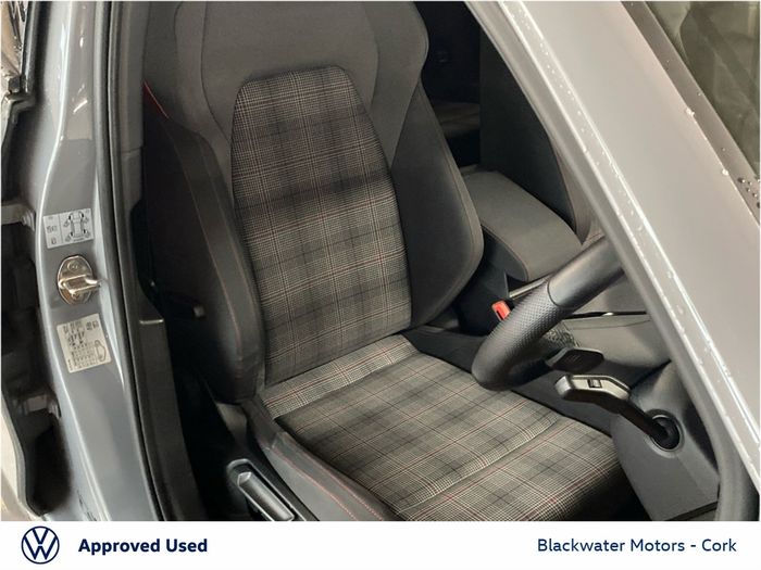 Volkswagen Golf 2021