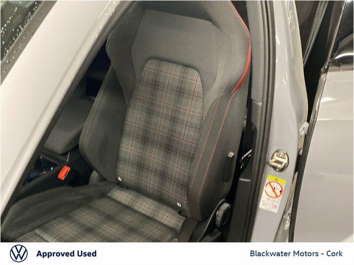 Volkswagen Golf 2021
