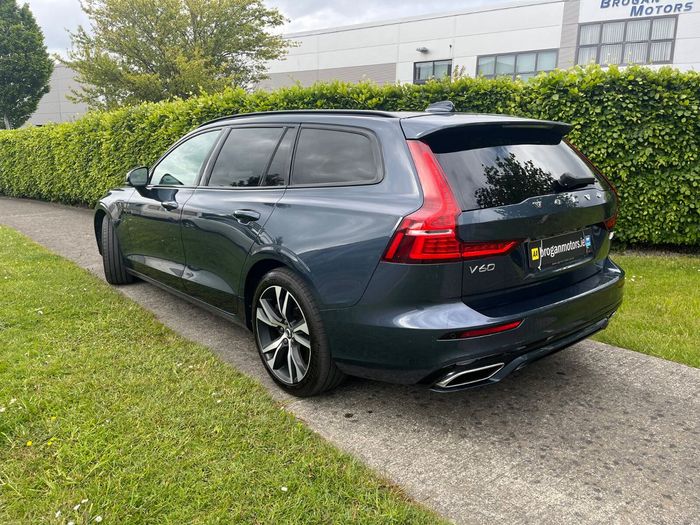 Volvo V60 2022