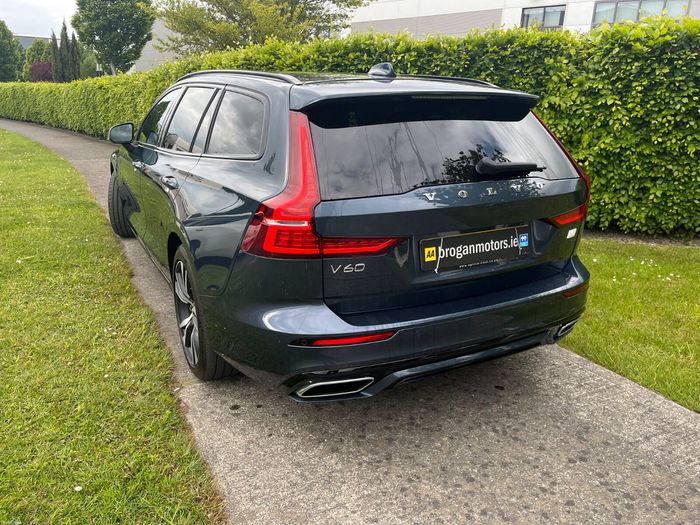 Volvo V60 2022