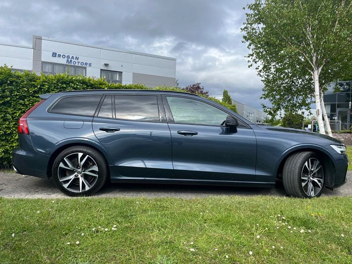 Volvo V60 2022