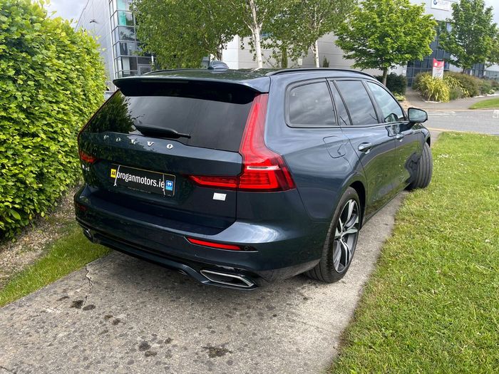 Volvo V60 2022
