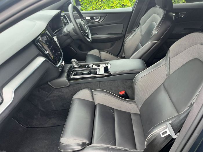 Volvo V60 2022