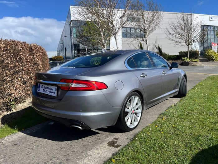 Jaguar XF 2015