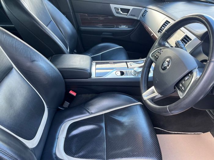 Jaguar XF 2015