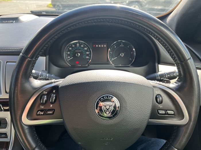 Jaguar XF 2015