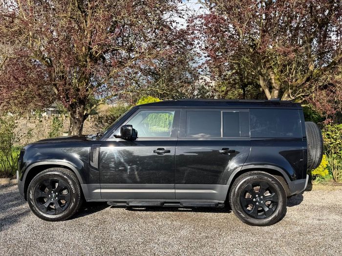 Land Rover Defender 2023