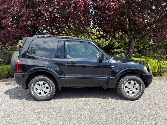 Mitsubishi Pajero 2005