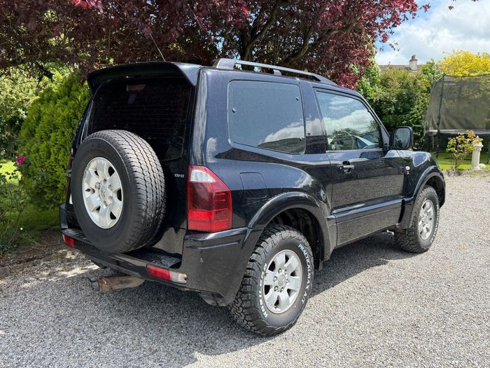 Mitsubishi Pajero 2005