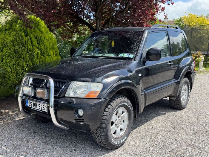 Mitsubishi Pajero 2005