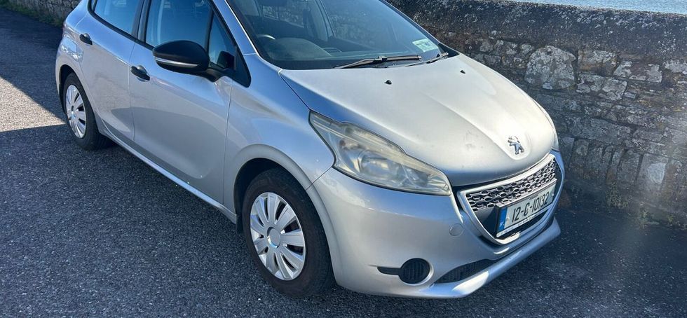Peugeot 208 2012