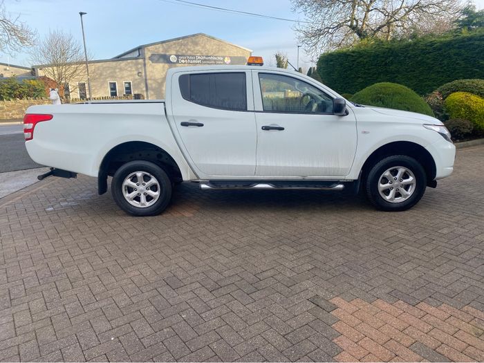 Mitsubishi L 200 2016