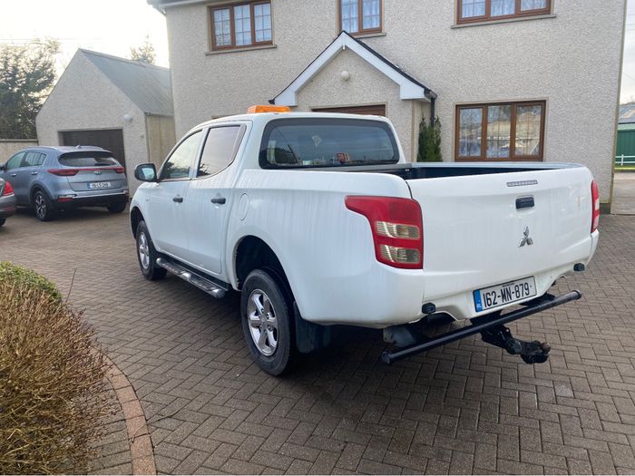 Mitsubishi L 200 2016