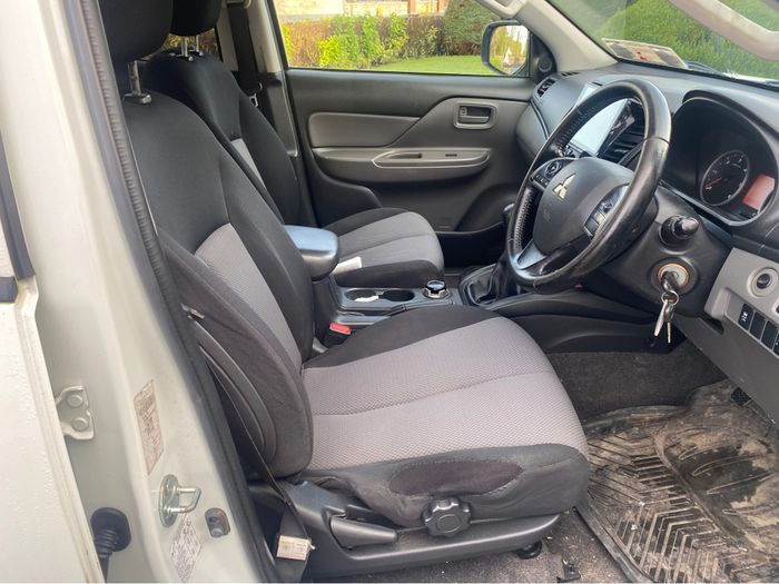 Mitsubishi L 200 2016