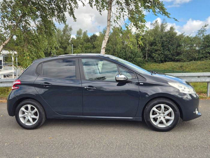 Peugeot 208 2015