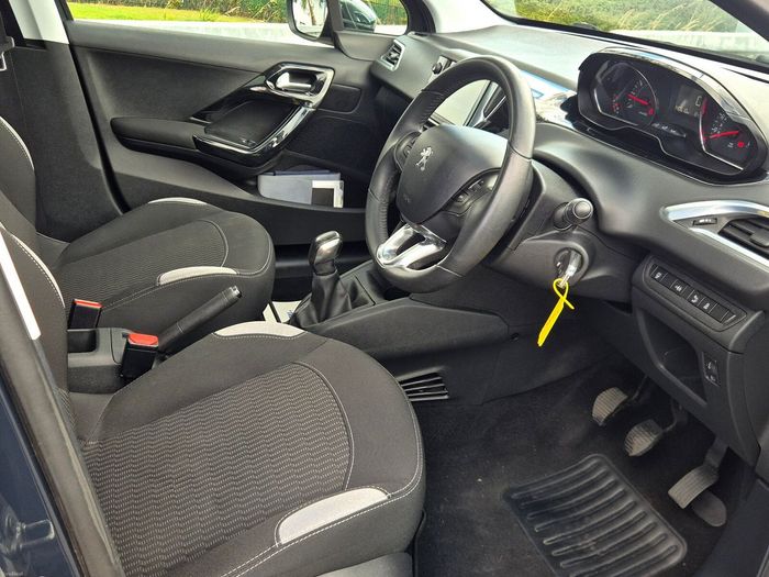 Peugeot 208 2015