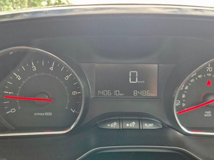 Peugeot 208 2015