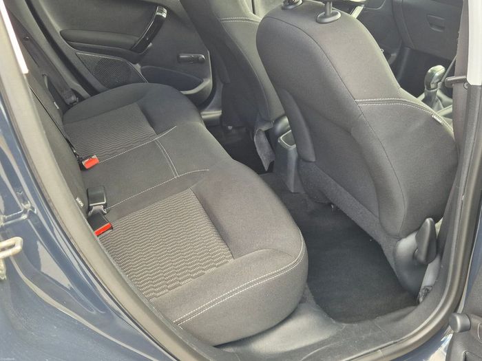 Peugeot 208 2015