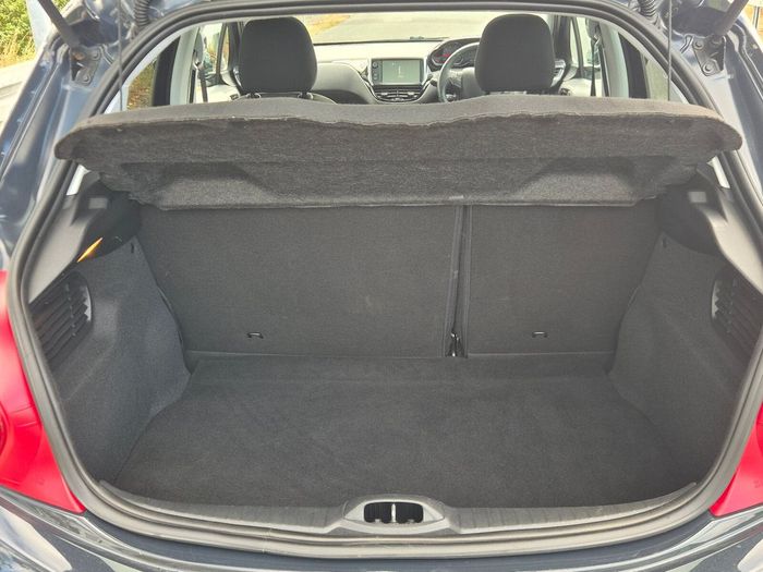 Peugeot 208 2015