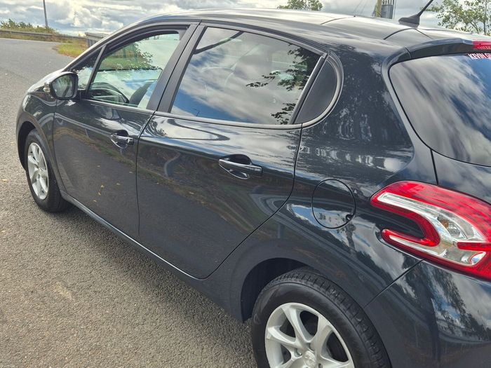 Peugeot 208 2015