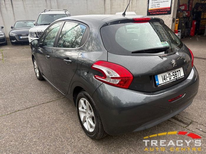 Peugeot 208 2014
