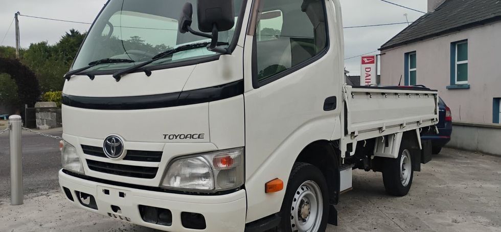 Toyota Dyna 2015