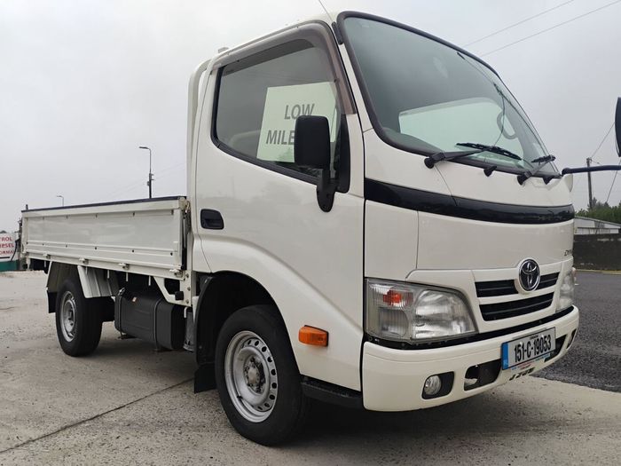 Toyota Dyna 2015
