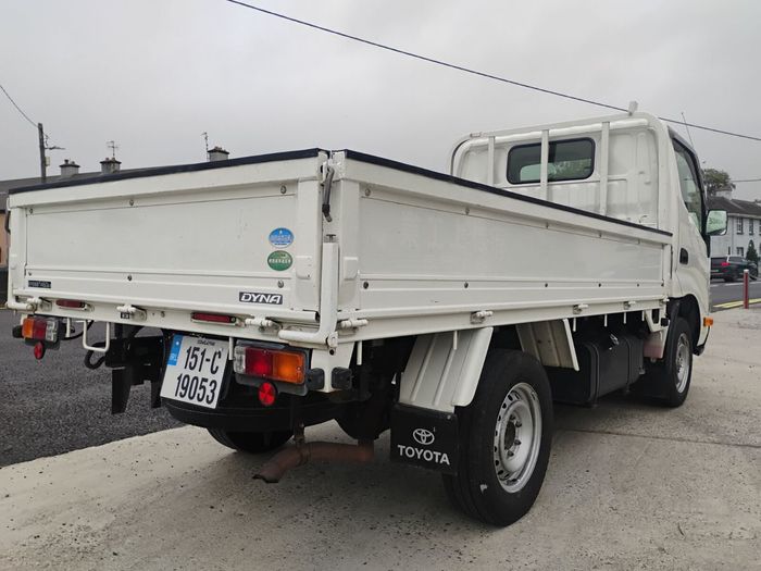 Toyota Dyna 2015