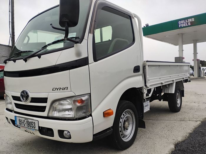 Toyota Dyna 2015