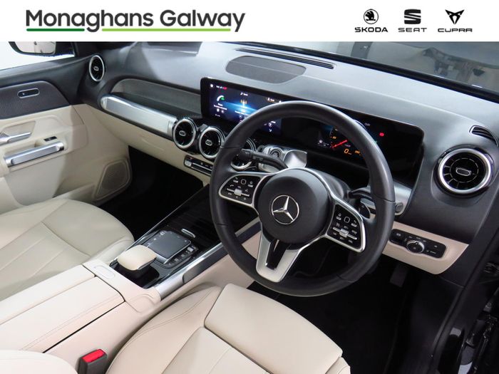 Mercedes-Benz GLB 2023