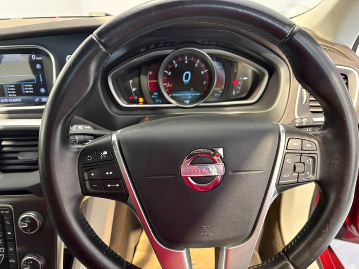 Volvo V40 2013