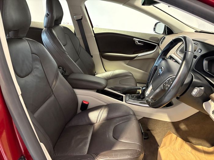 Volvo V40 2013