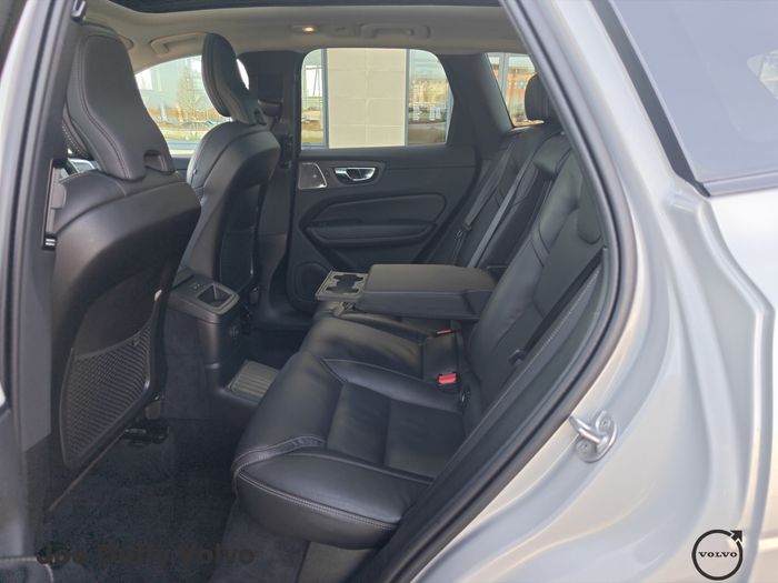 Volvo XC60 2025