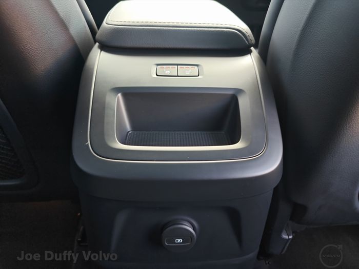 Volvo XC60 2025