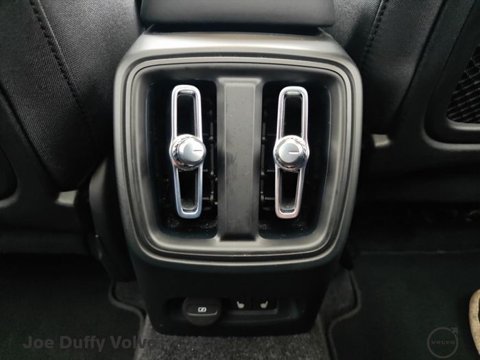 Volvo C40 2022