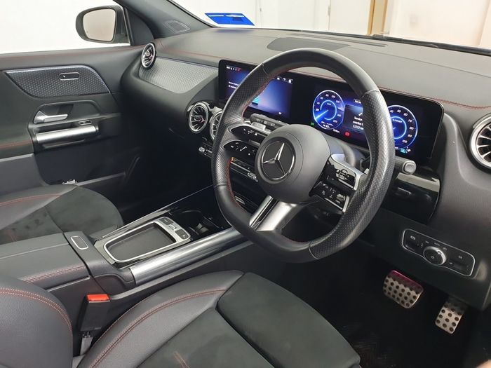 Mercedes-Benz EQA 2024