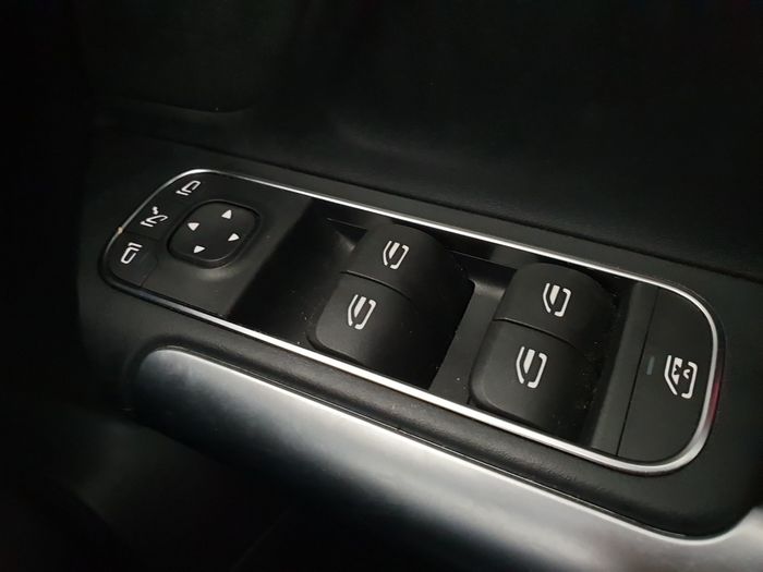 Mercedes-Benz EQA 2024