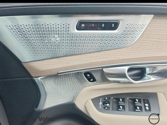 Volvo XC90 2025
