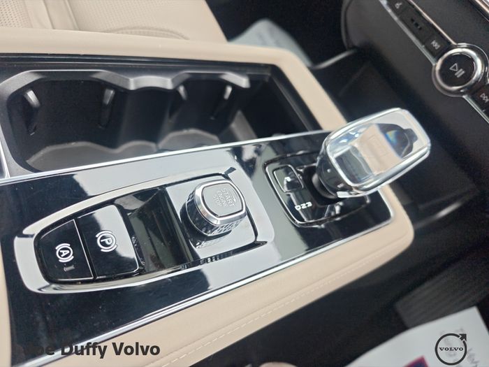 Volvo XC90 2025