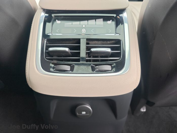 Volvo XC90 2025