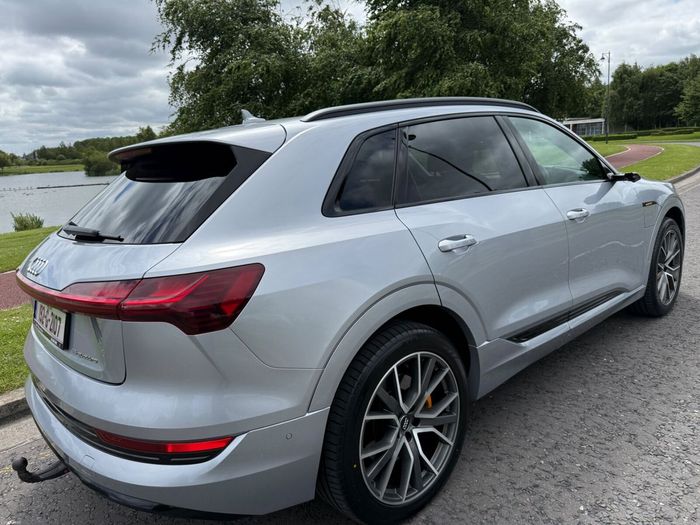 Audi E-Tron 2019